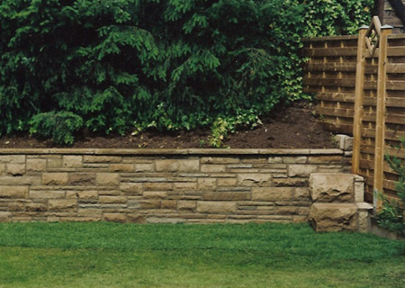 Natursteinmauer